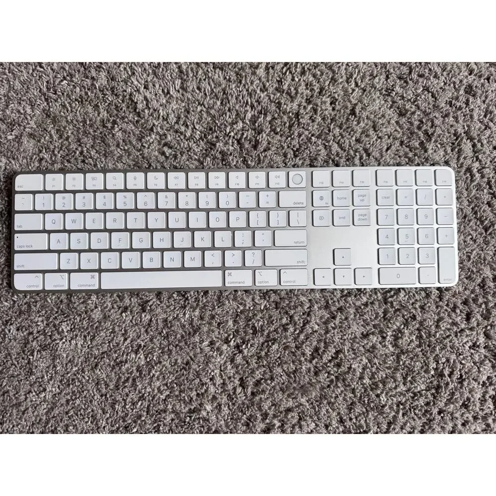 Apple Magic Keyboard with Numeric Keypad White Wireless Tested Working